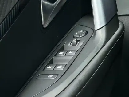 Photo 14 Peugeot 2008  1.2 PureTech 130ch S&S Allure