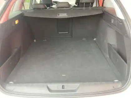 Photo 5 Peugeot 308  SW 1.2 Essence 130ch S&S Roadtrip