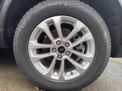 Photo 8 Ford Kuga  2.5 Duratec 180 ch Hybrid FlexiFuel Titanium Powershift