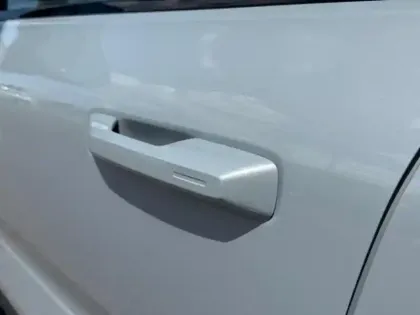 Photo 13 Volvo Ex30 Gén. I Ph1 Ultra 5