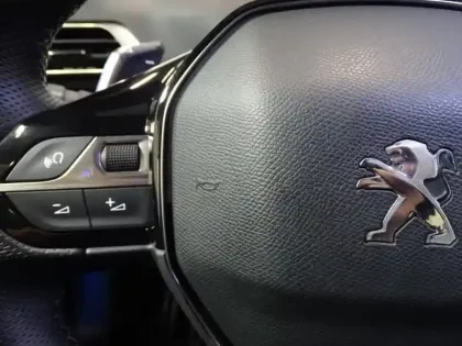 Photo 11 Peugeot 3008  HYBRID 225ch GT e-EAT8