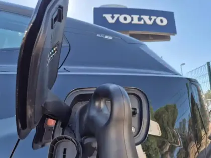 Photo 8 Volvo Ex30  Single Extended Range 272ch Ultra