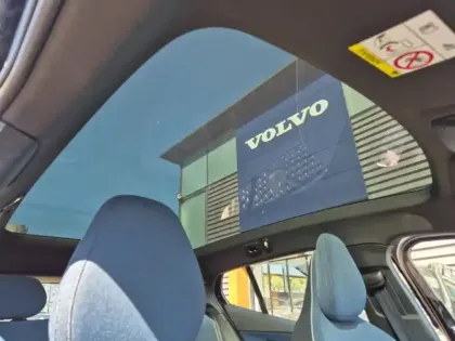 Photo 9 Volvo Ex30  Single Extended Range 272ch Ultra