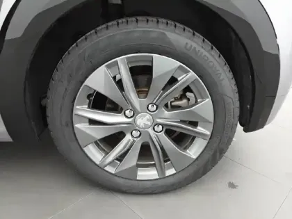 Photo 37 Peugeot 208  Electrique 50 kWh 136ch