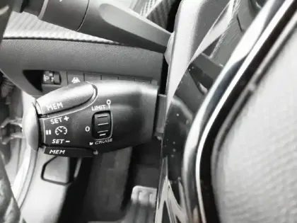 Photo 42 Peugeot 208  Electrique 50 kWh 136ch