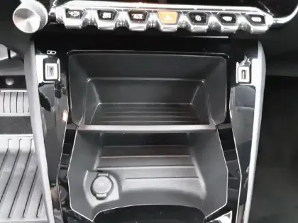 Photo 47 Peugeot 208  Electrique 50 kWh 136ch