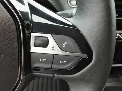 Photo 43 Peugeot 208  Electrique 50 kWh 136ch