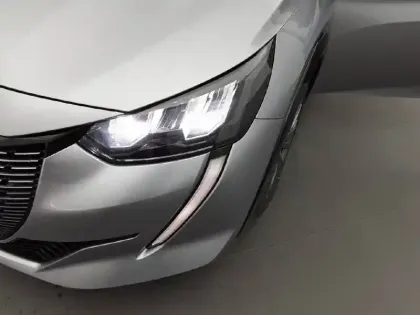 Photo 40 Peugeot 208  Electrique 50 kWh 136ch