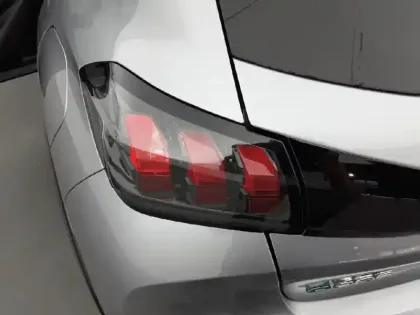 Photo 41 Peugeot 208  Electrique 50 kWh 136ch