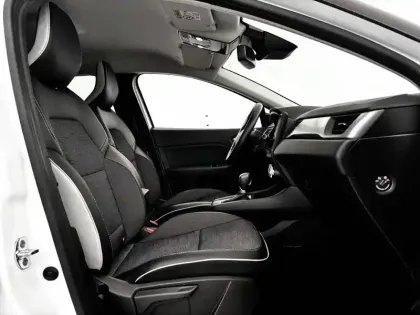 Photo 13 Renault Captur  E-Tech 145 - 21