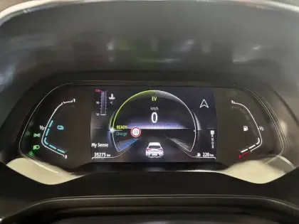 Photo 16 Renault Captur  E-Tech 145 - 21