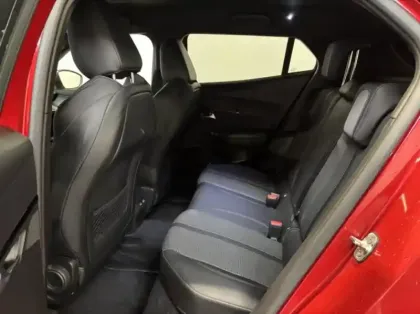 Photo 9 Peugeot 2008  e- 136ch GT