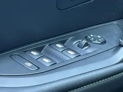 Photo 9 Peugeot 208  e- 136ch GT