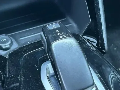 Photo 13 Peugeot 208  e- 136ch GT