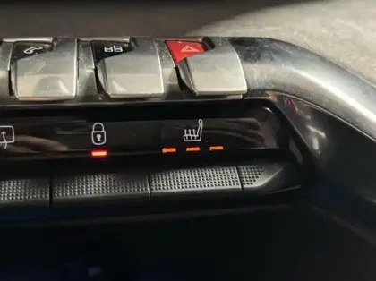 Photo 13 Peugeot 3008  HYBRID 225ch GT e-EAT8