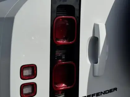 Photo 8 Land rover Defender Gén. III (L663) Ph1 Evo X-Dynamic SE 5