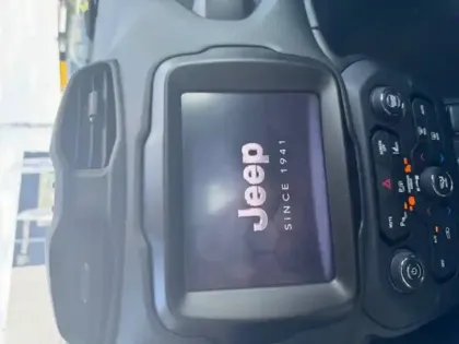 Photo 27 Jeep Renegade  1.3 Turbo T4 190 ch PHEV AT6 4xe eAWD