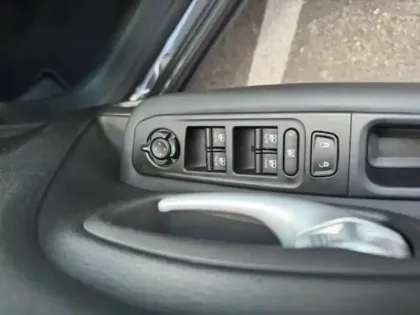 Photo 31 Jeep Renegade  1.3 Turbo T4 190 ch PHEV AT6 4xe eAWD