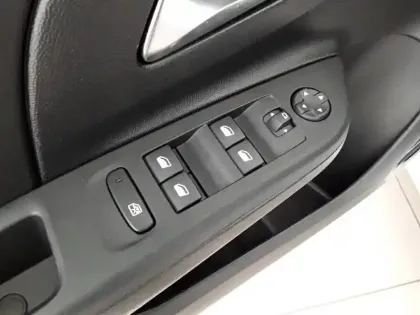 Photo 64 Opel Corsa  1.2 75 ch BVM5