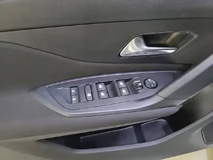 Photo 59 Peugeot 308  SW BlueHDi 130ch S&S EAT8