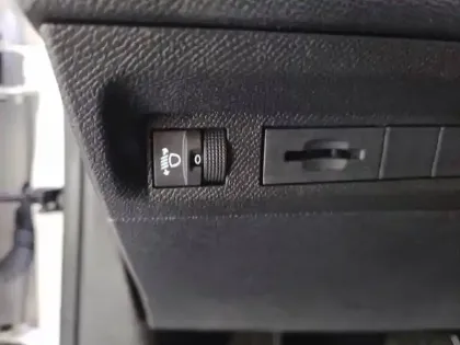 Photo 50 Peugeot 308  SW BlueHDi 130ch S&S EAT8