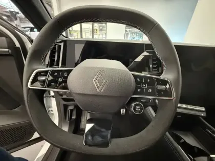 Photo 129 Renault Austral  E-Tech full hybrid 200 GSR2