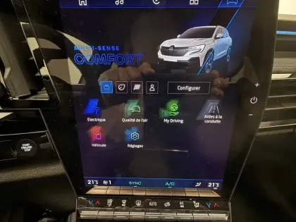 Photo 136 Renault Austral  E-Tech full hybrid 200 GSR2