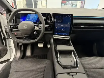 Photo 61 Renault Austral  E-Tech full hybrid 200 GSR2