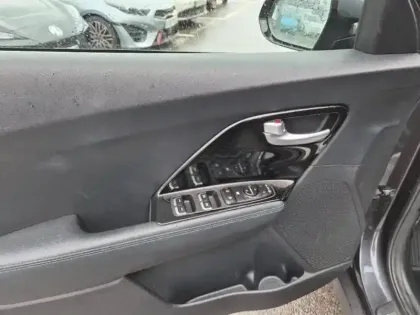 Photo 13 Kia Niro e- Design 204ch