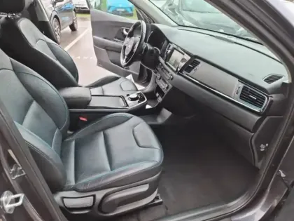 Photo 10 Kia Niro e- Design 204ch