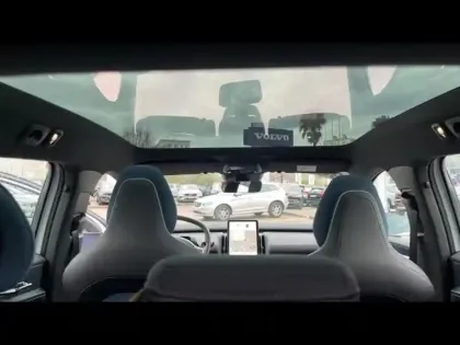 Photo 8 Volvo Ex30  Single Extended Range 272ch Ultra