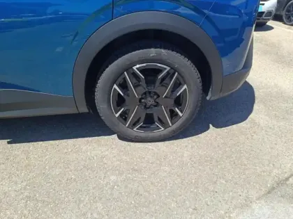 Photo 10 Peugeot 3008  1.2 Hybrid 136ch Allure e-DCS6