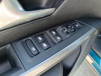 Photo 11 Peugeot 3008  1.2 Hybrid 136ch Allure e-DCS6