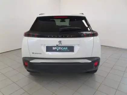 Photo 5 Peugeot 2008  e- 136ch Allure Pack