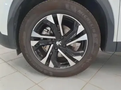 Photo 8 Peugeot 2008  e- 136ch Allure Pack