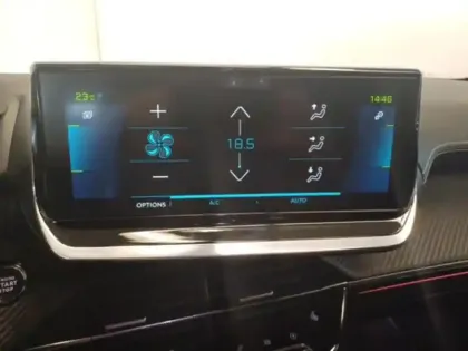 Photo 14 Peugeot 208  e- 136ch GT