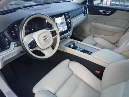 Photo 8 Volvo V60  B3 163ch Ultimate Style Dark DCT 7