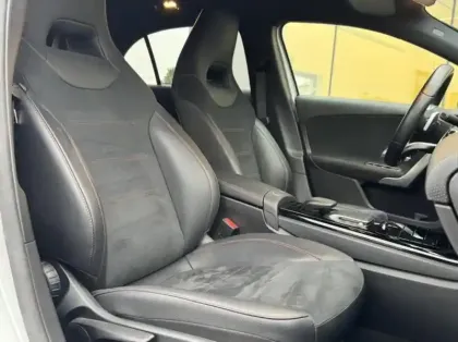 Photo 12 Mercedes Classe A  250 e 160+102ch AMG Line 8G-DCT 8cv