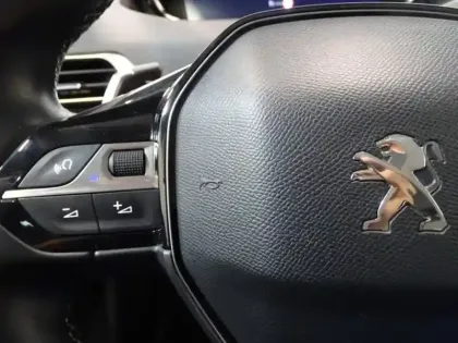 Photo 12 Peugeot 3008  HYBRID 225ch Allure e-EAT8 10cv