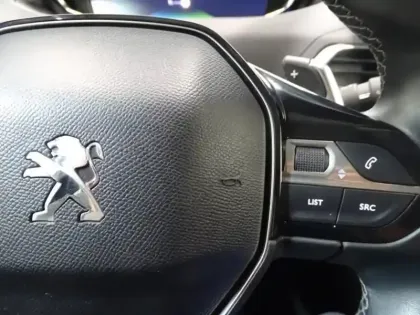 Photo 13 Peugeot 3008  HYBRID 225ch Allure e-EAT8 10cv