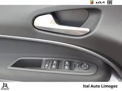 Photo 14 Fiat 600  e 156ch 54kWh Red