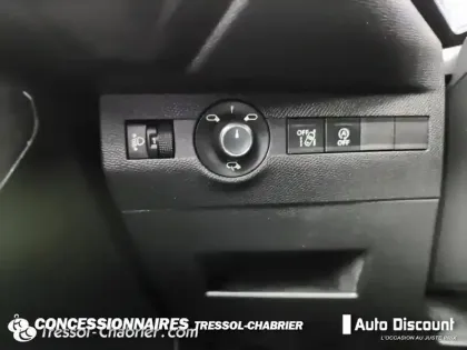 Photo 18 DS DS 7 ESSENCE SO CHIC 130CH BVM6