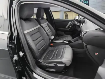 Photo 8 Citroën C4 e- 136 ch Automatique Shine