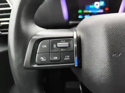 Photo 18 Citroën C4 e- 136 ch Automatique Shine