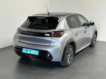 Photo 6 Peugeot 208  e- 136ch Allure
