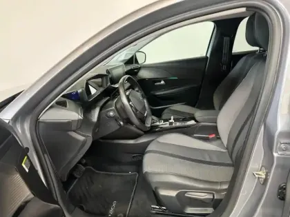 Photo 8 Peugeot 208  e- 136ch Allure