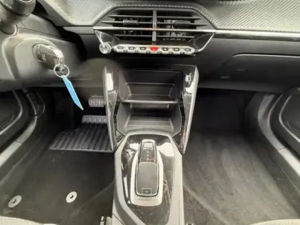 Photo 10 Peugeot 2008  1.2 PureTech 130ch S&S Style EAT8