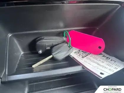 Photo 19 Peugeot 208  PureTech 75 S&S BVM5