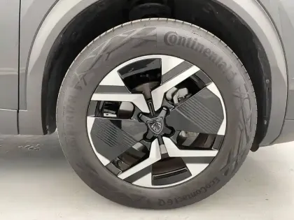 Photo 17 Peugeot 2008  PureTech 130 S&S EAT8