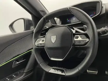 Photo 28 Peugeot 2008  PureTech 130 S&S EAT8